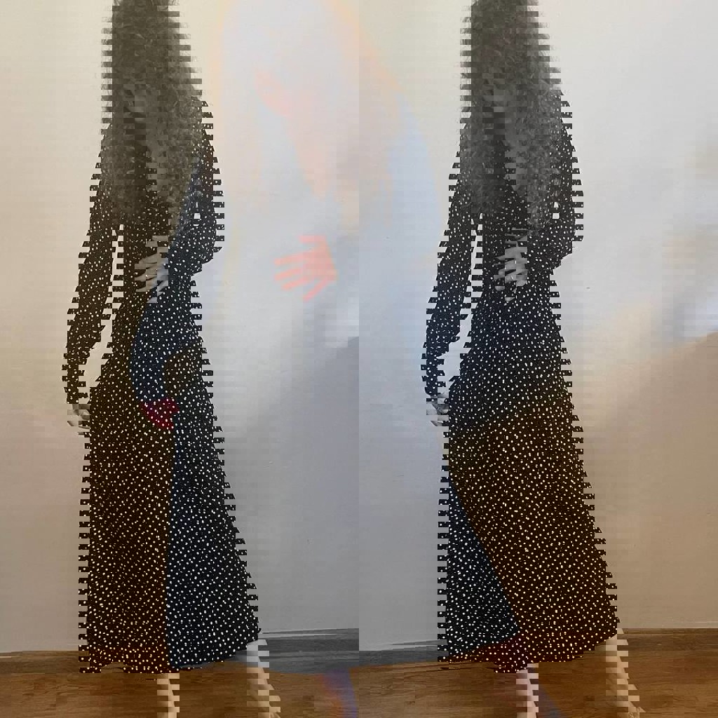 Платье в белый горошек