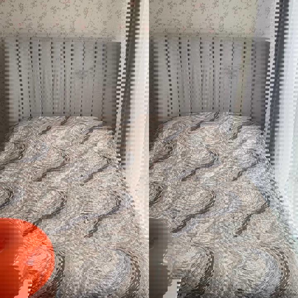 Кровать с мягким изголовьем