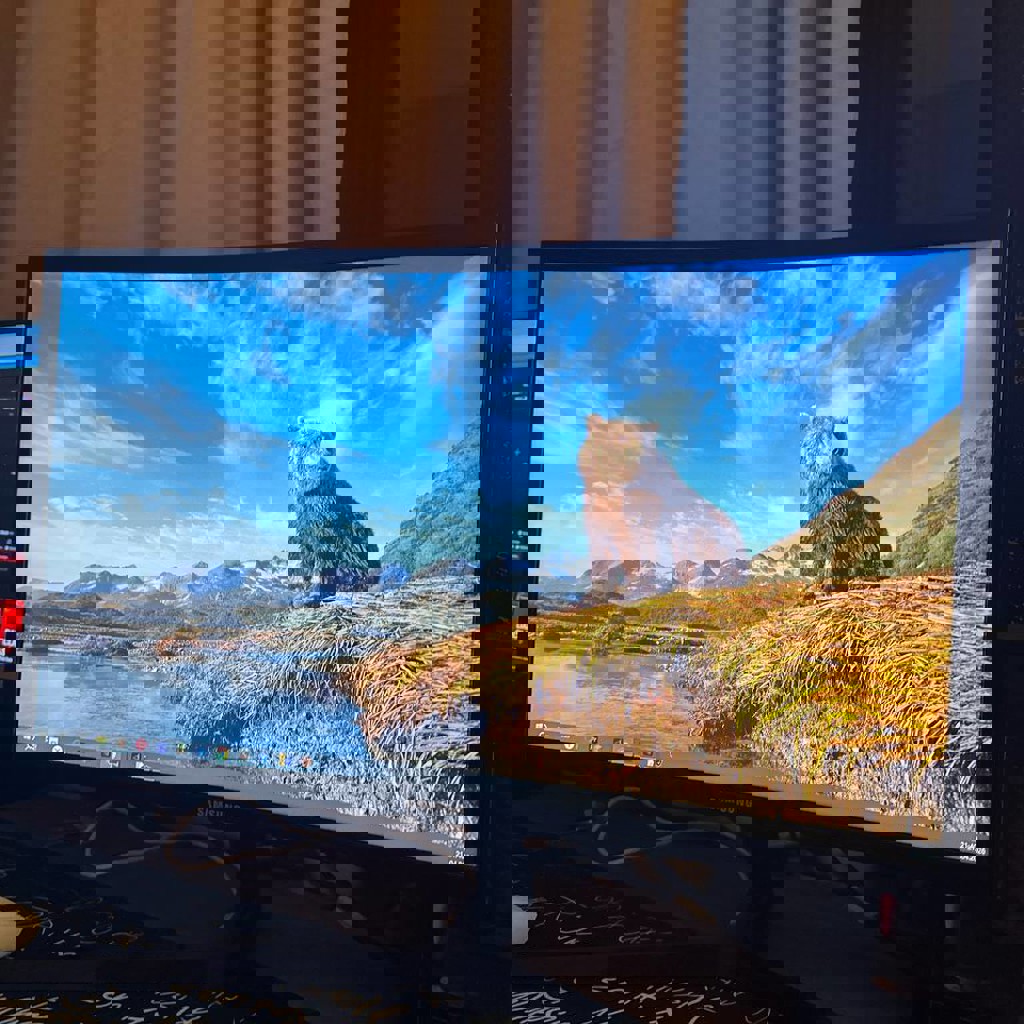 Монитор Samsung