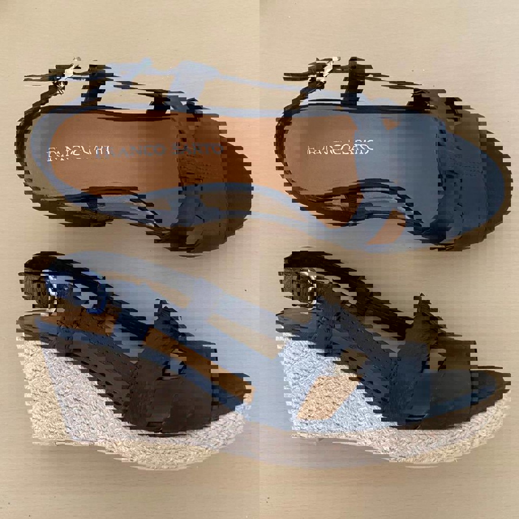 Черные босоножки