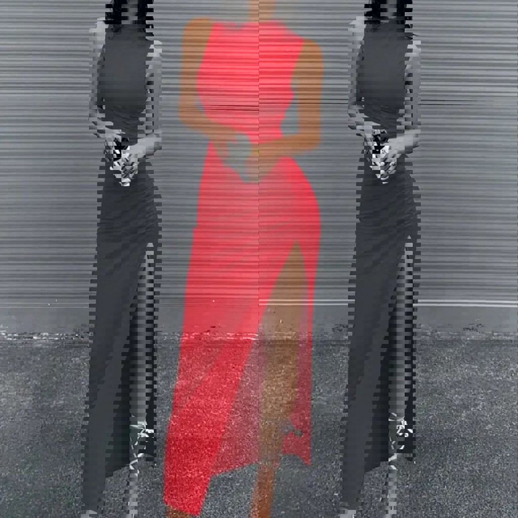 Красное платье