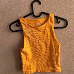 Кофточка на пуговицах укороченная - фото 8