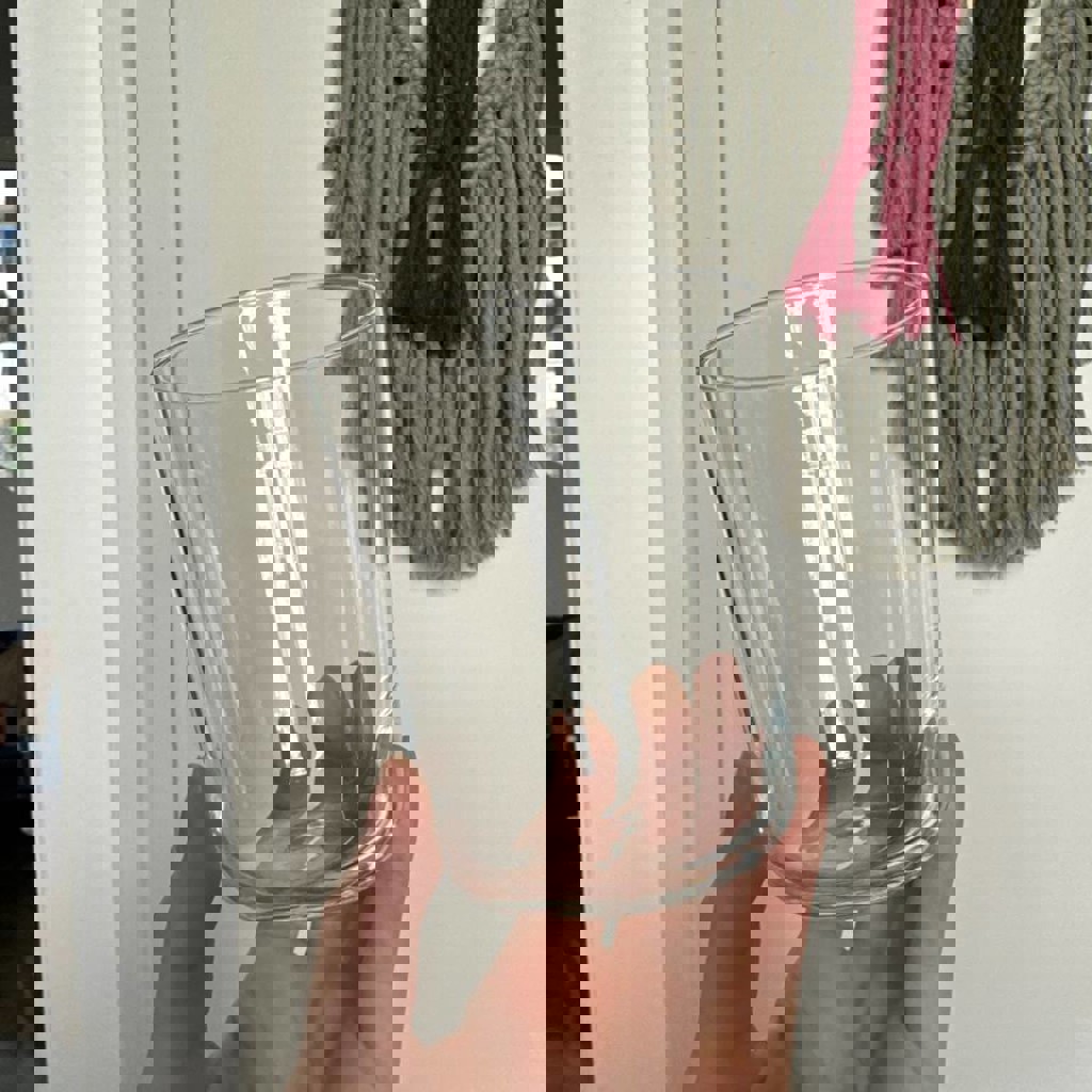 Стакан из тонкого стекла