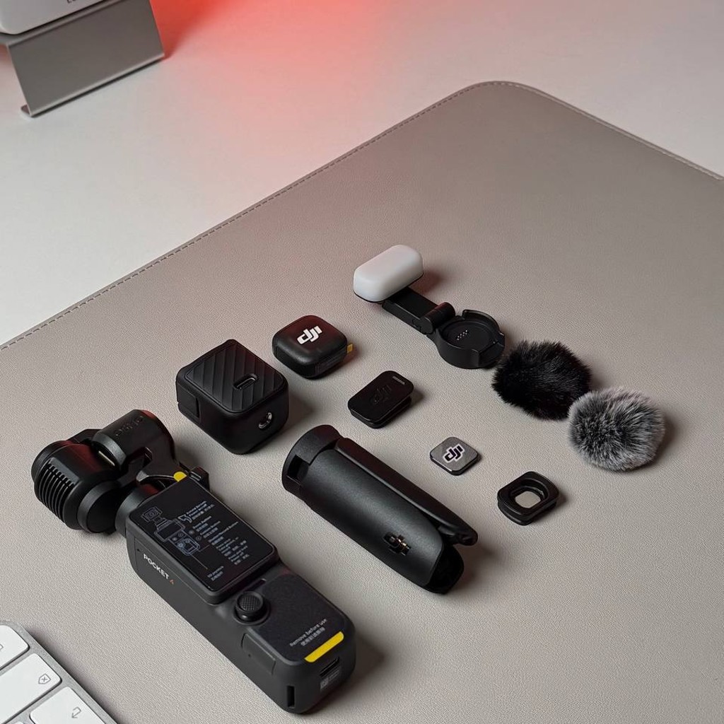 DJI Osmo Pocket 4 Creator Combo
