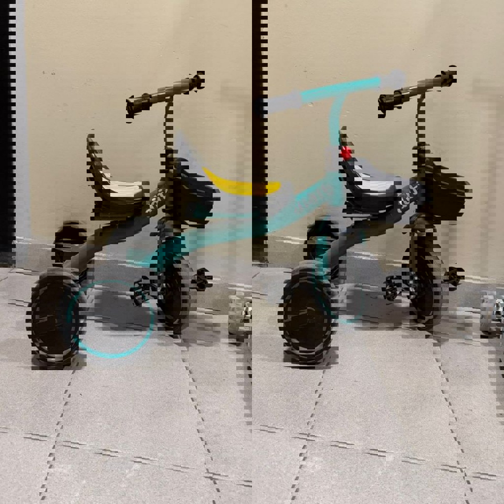 Детский велосипед-трицикл