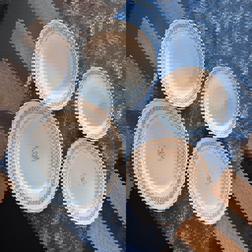 Тарелки в стиле OLD MONEY