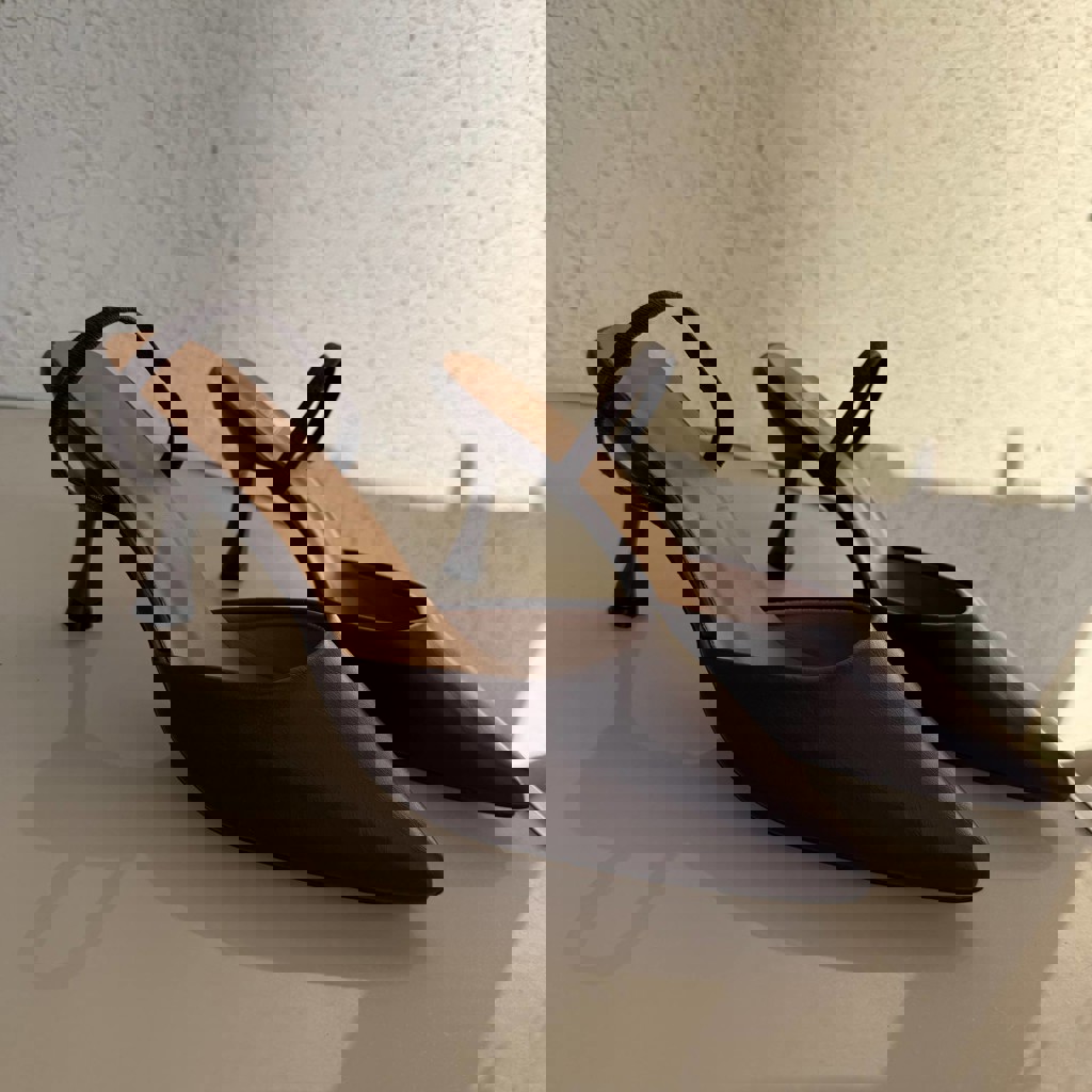 Туфли с острым носом на каблуке