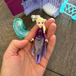 Фигурка Эльза и домик с питомцем - фото 2