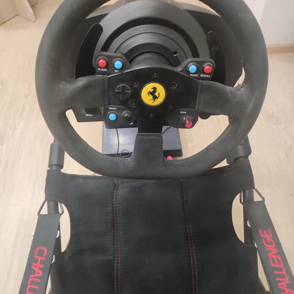 Руль и педали Thrustmaster T300