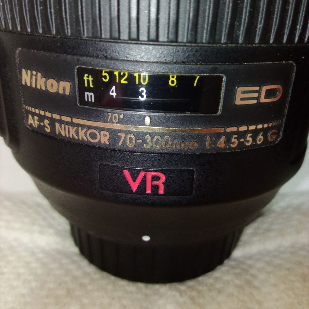 Объектив телевик Nikon 70-300