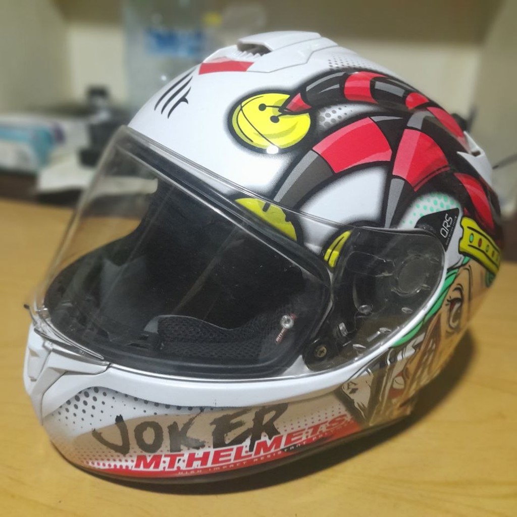 Шлем MT helmets