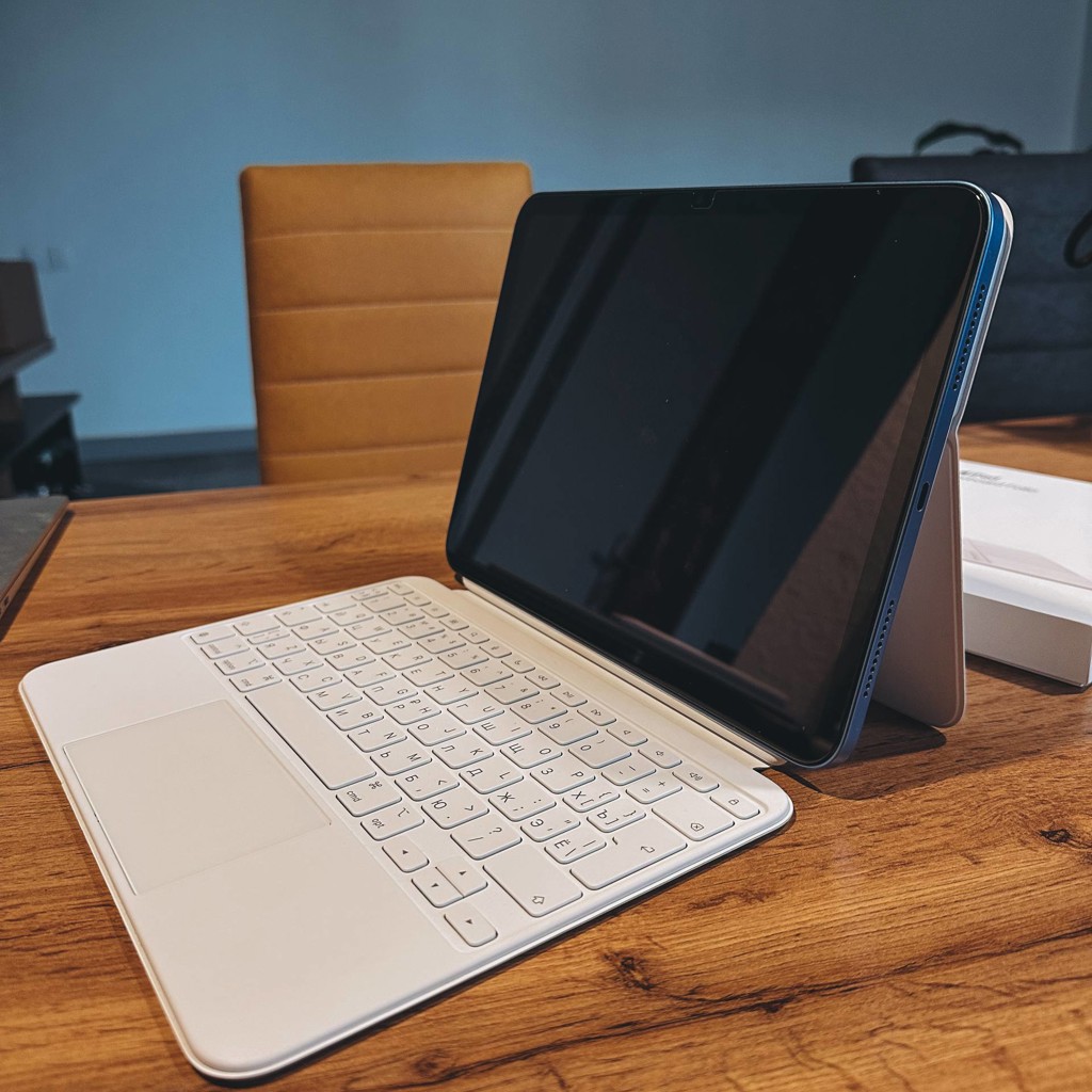 Magic Keyboard Folio