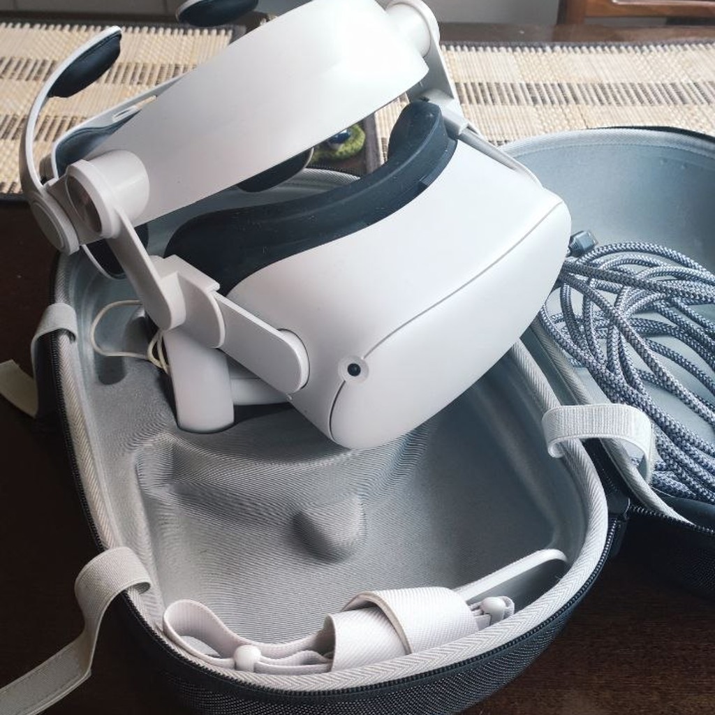 VR-шлем Oculus Meta Quest 2
