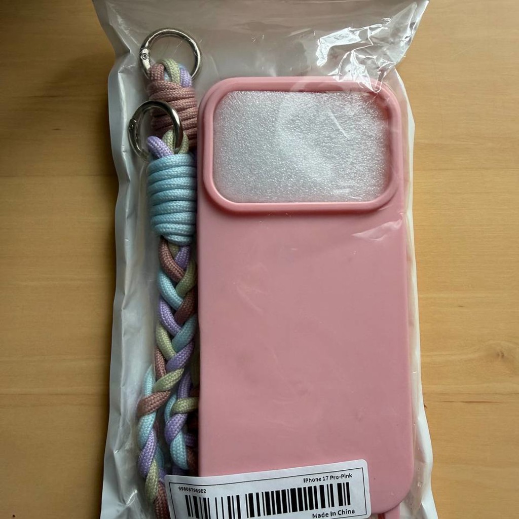 Чехол на IPhone 17 Pro