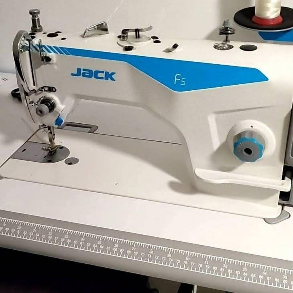 Швейная машина Jack F5