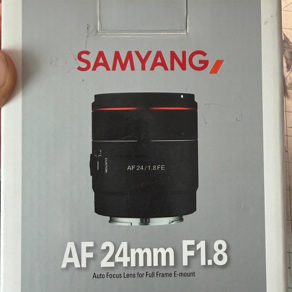 Объектив Samyang AF 24mm F1.8 FE