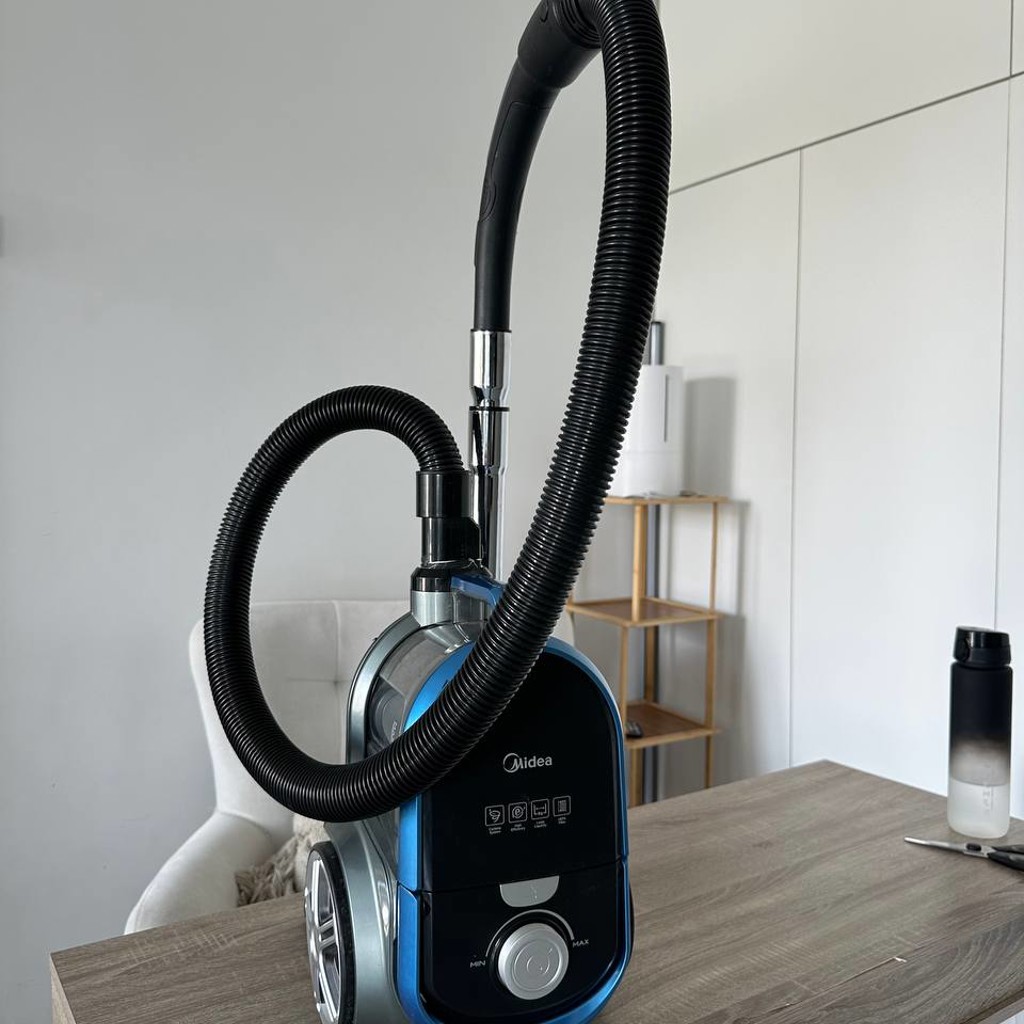 Пылесос Midea MGE18C