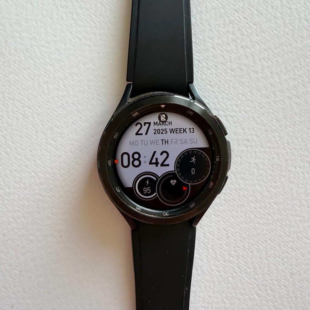 Смарт-часы Samsung Galaxy Watch 4 Classic