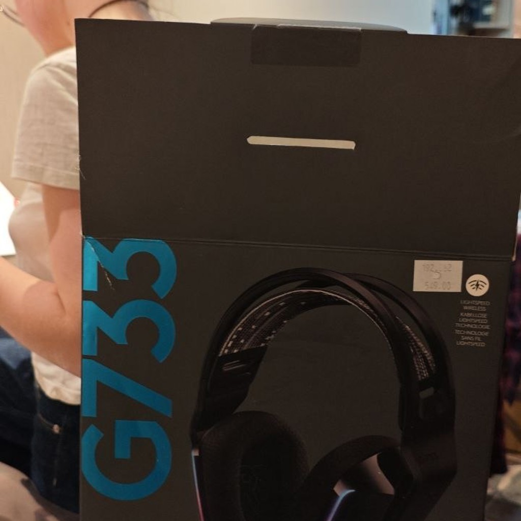 Наушники Logitech G733