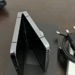 Samsung Galaxy Z Flip5 - фото 3