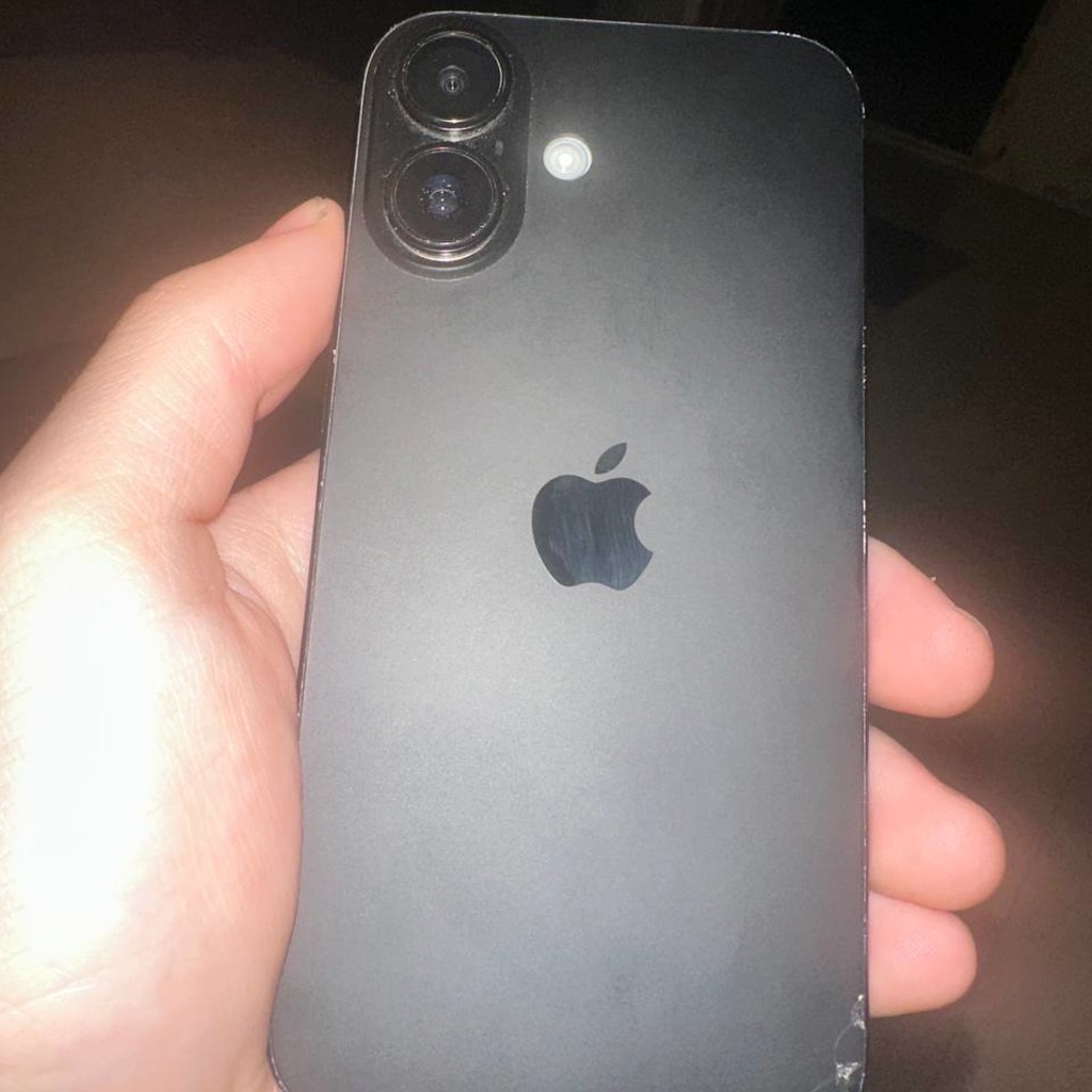 IPhone 16 черный