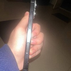 IPhone 16 черный - фото 2