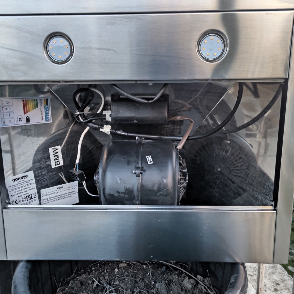 Вытяжка Gorenje каминная WHC623E14X