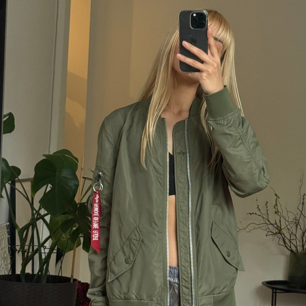 Куртка-бомбер Alpha Industries