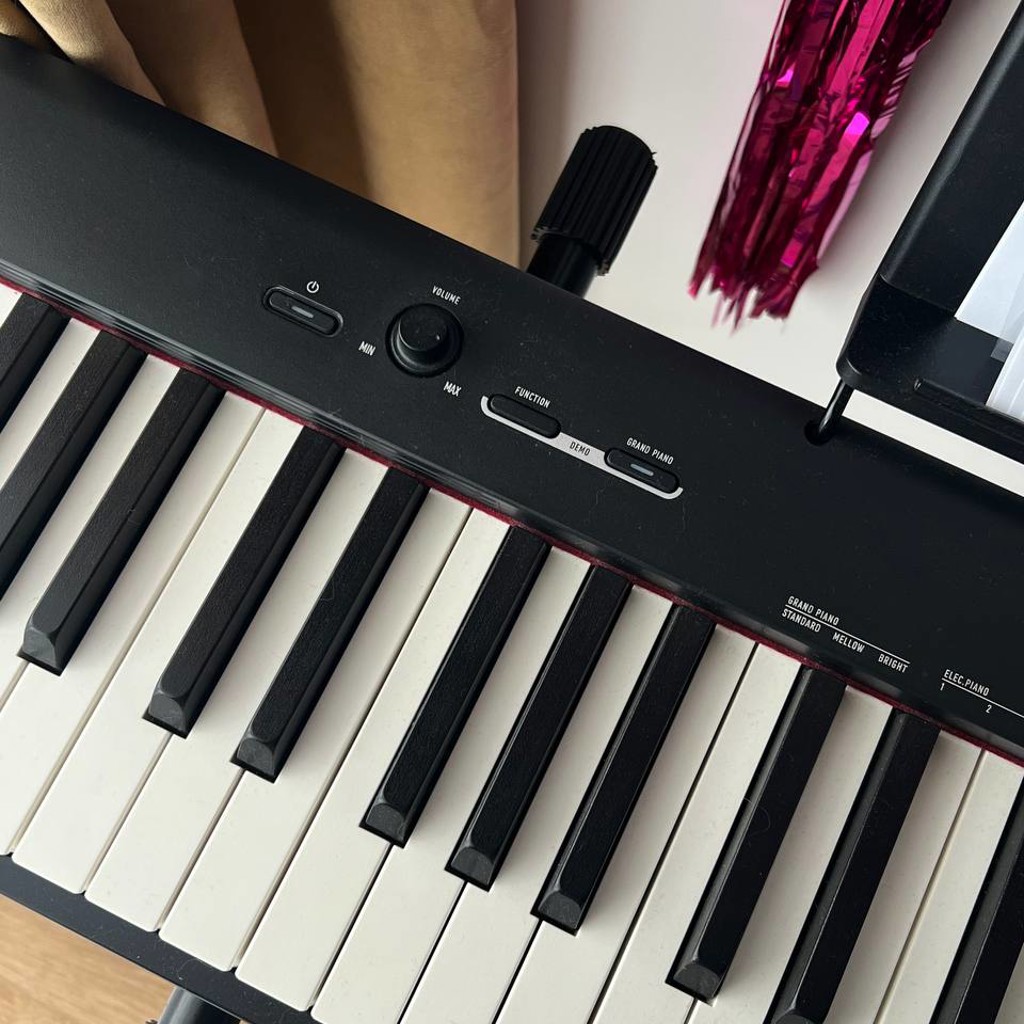 Электронный синтезатор Casio