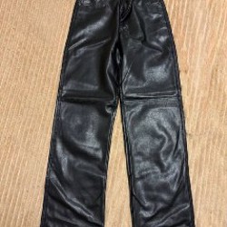 Чёрная юбка плессе Bershka - фото 7