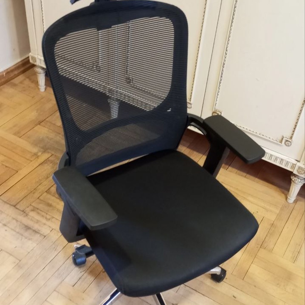 Офисное кресло