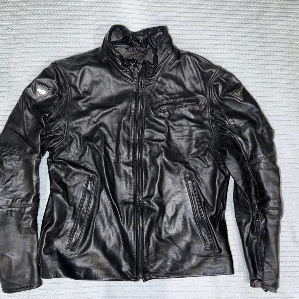 Кожаная куртка Dainese