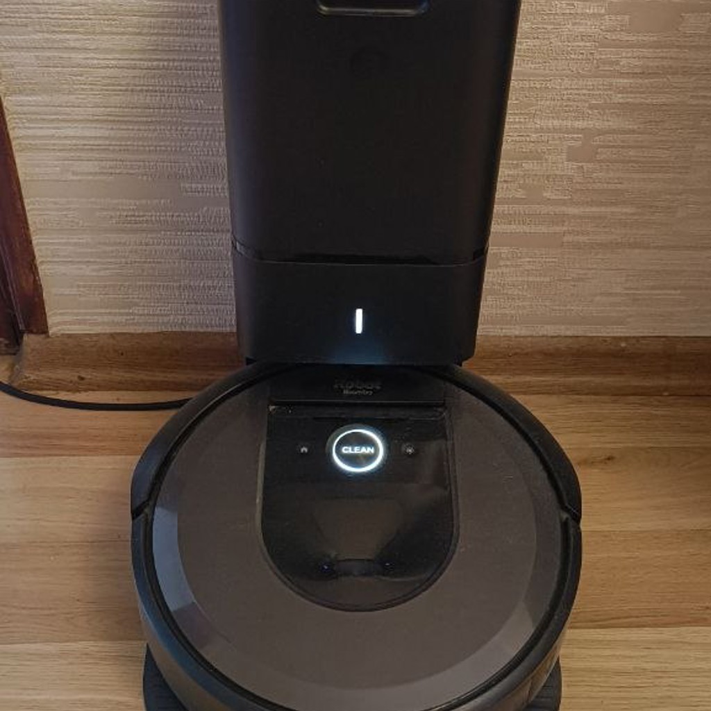 Робот-пылесос Roomba i7+