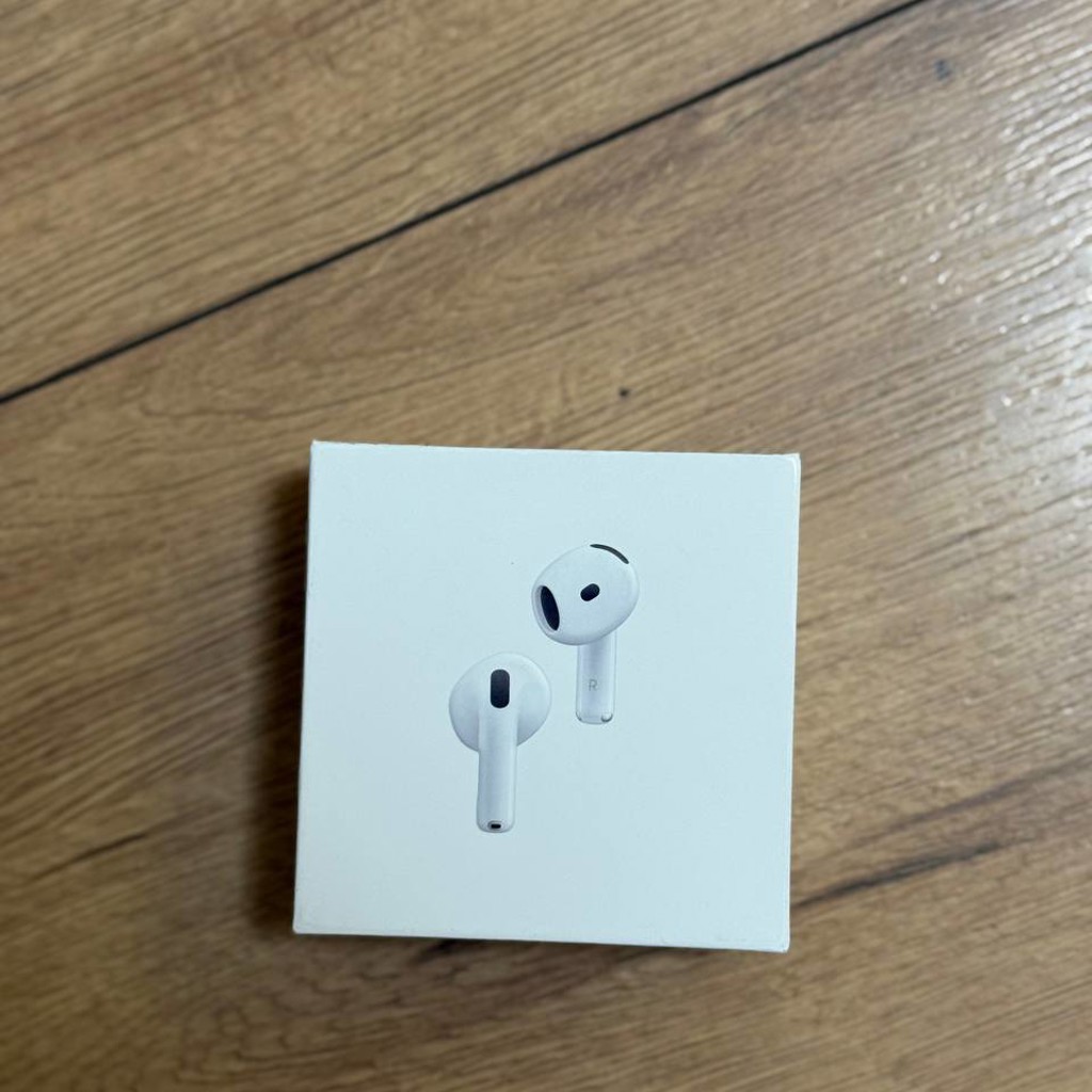 Наушники AirPods 4