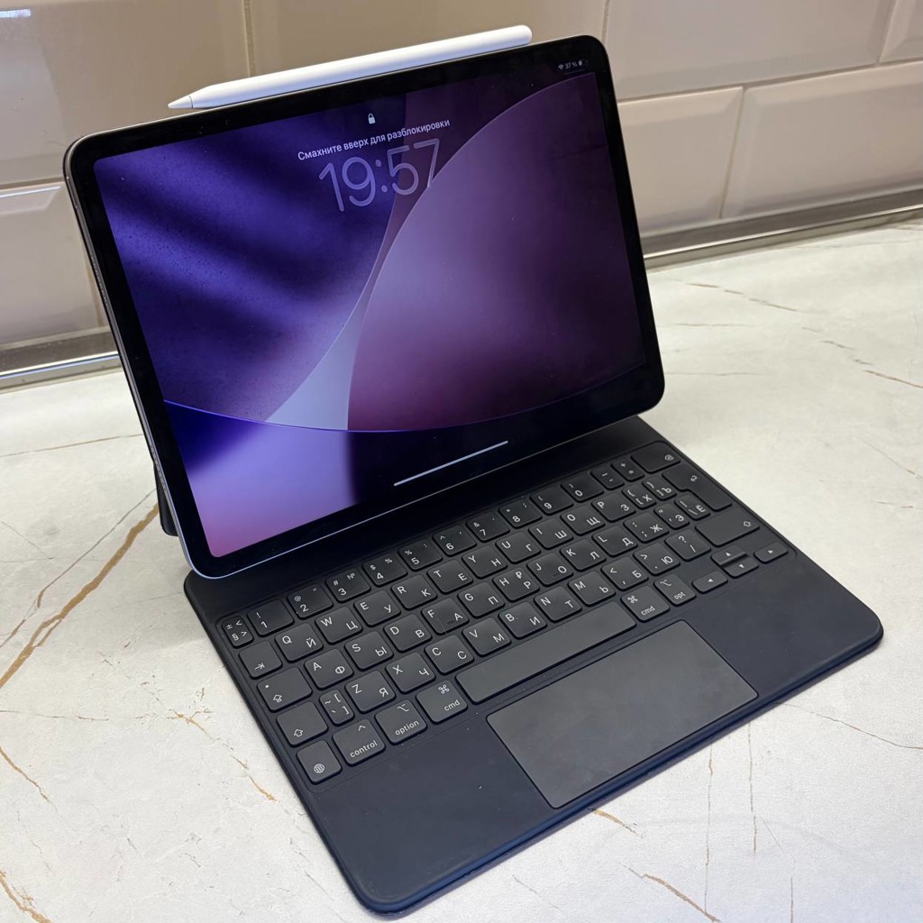 Комплект Apple iPad Pro 11 + Magic Keyboard + Apple Pencil 2