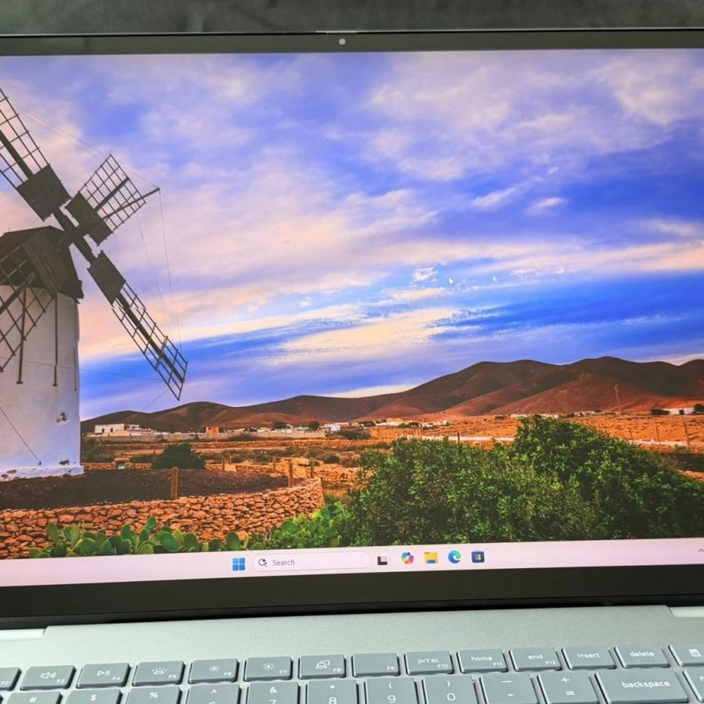 Ноутбук Dell 16 Plus