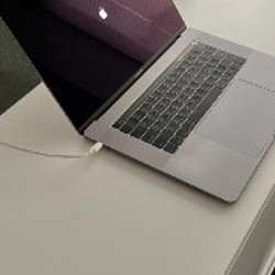 MacBook Pro 15' (2018) - фото 2