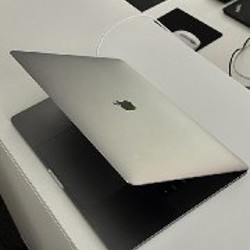 MacBook Pro 15' (2018) - фото 3