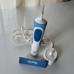 Электрическая зубная щётка Braun Oral-B - фото 2
