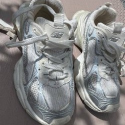 Balenciaga - фото 2