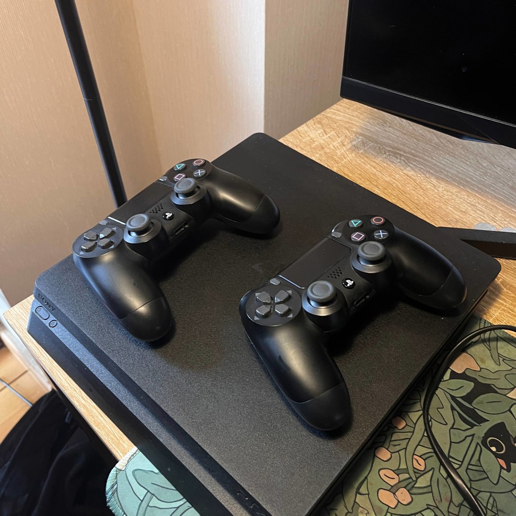 PS4 Slim 1TB
