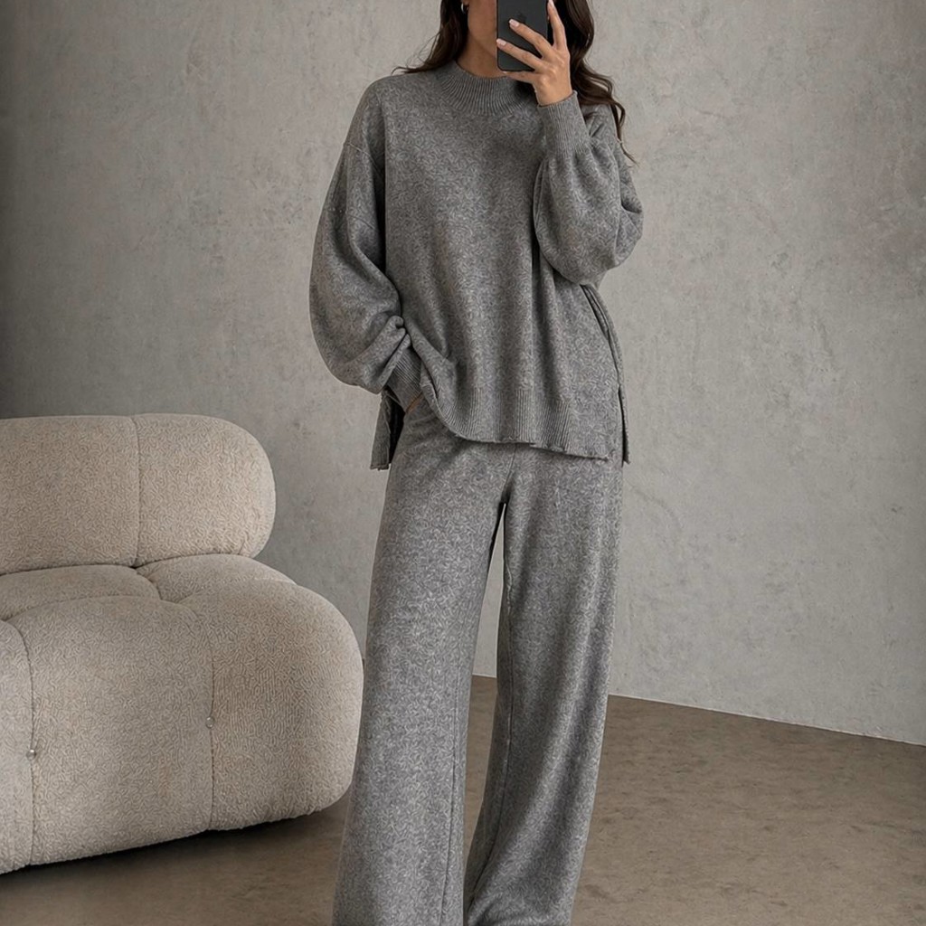 Серый вязаный костюм Zara