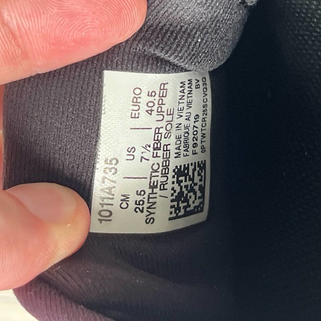 Кроссовки ASICS