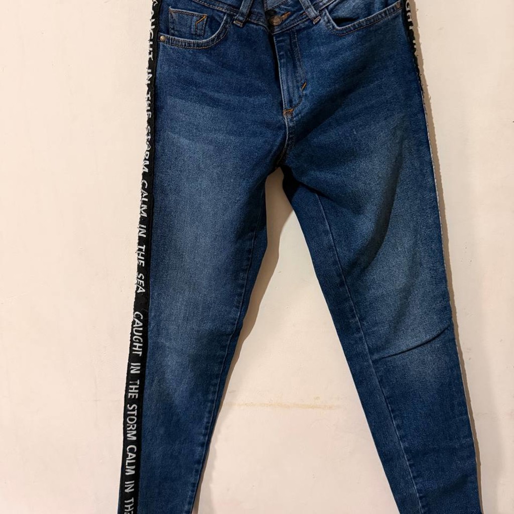 Джинсы новые Zara