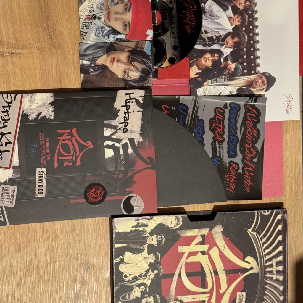 Альбомы Stray Kids