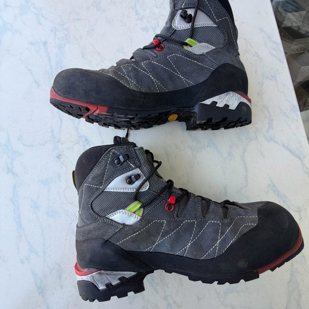 Трекинговые ботинки Dolomite Steinbock S GTX