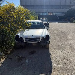 Mercedes w210 e220 - фото 1