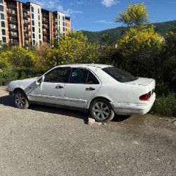 Mercedes w210 e220 - фото 3