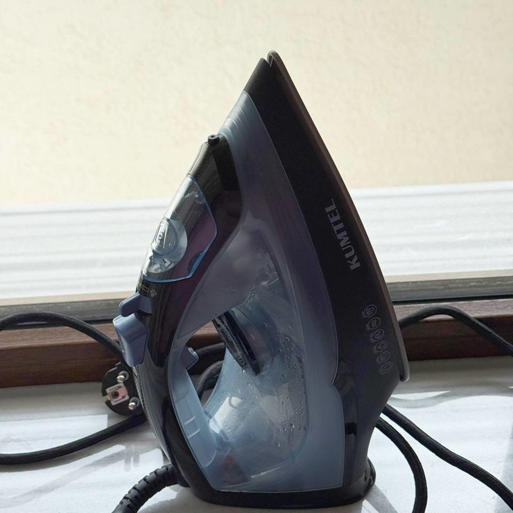 Утюг Kumtel