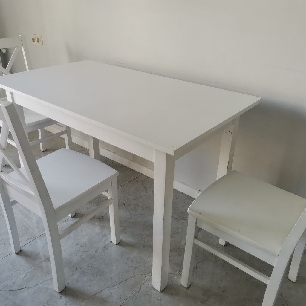 Стол и 3 стула